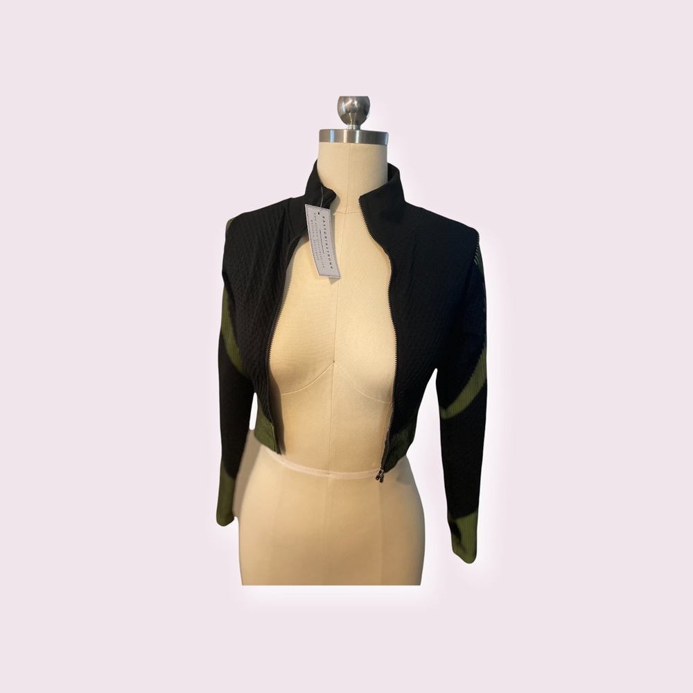 Long sleeved activewear top